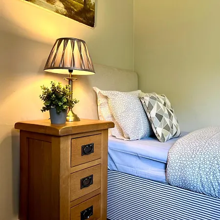 דירה Spacious 2 Bed-flat In - Free Parking גלאזגו