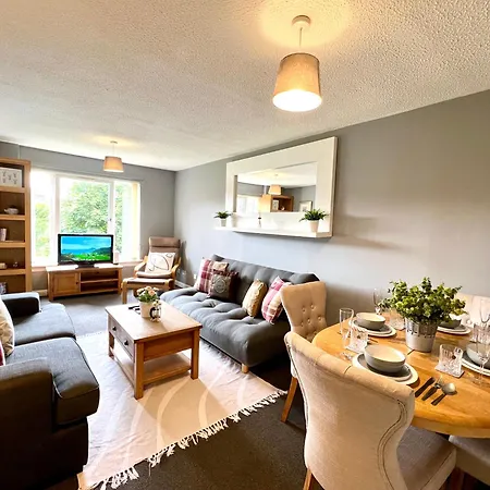 Apartment Spacious 2 Bed-flat In - Free Parking *