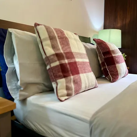Spacious 2 Bed-flat In - Free Parking 公寓 格拉斯哥