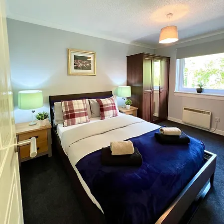 Spacious 2 Bed-flat In - Free Parking * 格拉斯哥