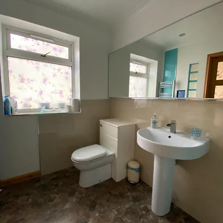 Casa de Férias Stunning 3 Bedroom House With 2 Bathrooms *