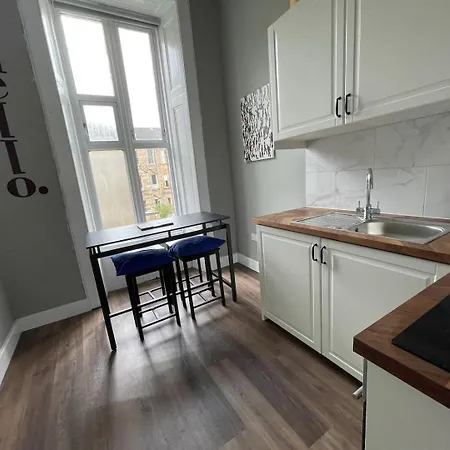 Appartement Pass The Keys West End Cosy Pop Of Colour *