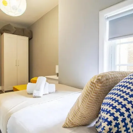 Private Garden West End With Parking - Pass The Keys