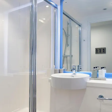 For Students Only - Foundry Courtyard In * Glasgow