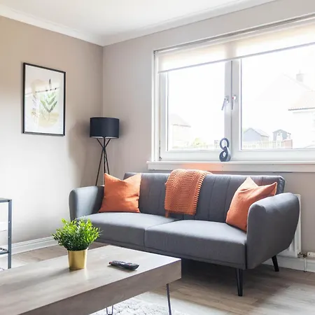 2 Bdr House By Caledonia Luxe Short Lets & Serviced Bargeddie