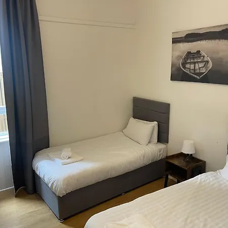 Elder Park Apartment *