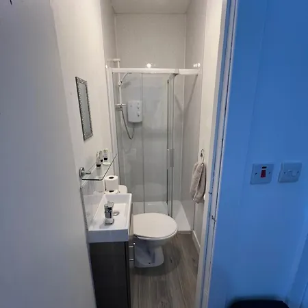 Great Western Road Studio With En Apartman