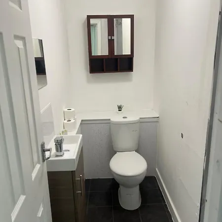 Great Western Road Studio With En Apartman *