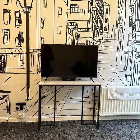 1 Bedroom In Centre