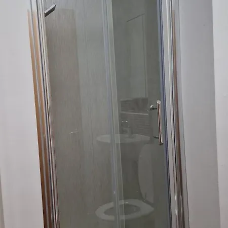 Cosy And Stylish 2-bedrooms,2-bathroom Prime Location Glasgow
