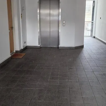 Cosy And Stylish 2-bedrooms,2-bathroom Prime Location