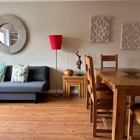 Beautiful House In Clydebank *