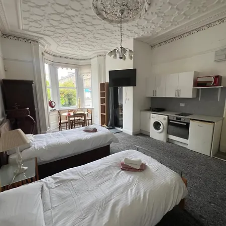 Southside Apartment *