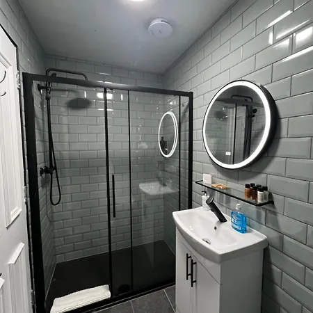 Amani - Centre 4* גלאזגו