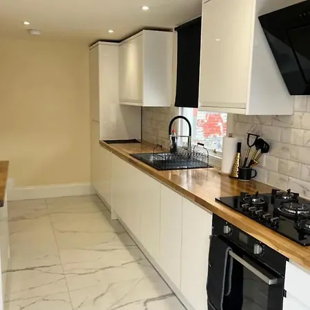 Paradise - Spacious 3- Bed House