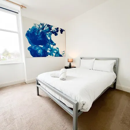 Apartment Chic Minimalist Retreat In Ibrox *