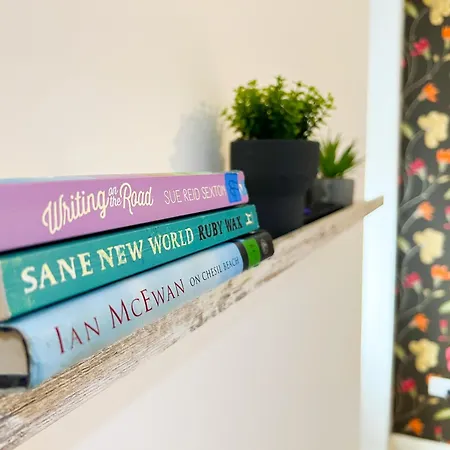 Chic Minimalist Retreat In Ibrox 公寓 *