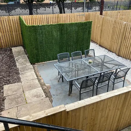 Elder Park Apartment