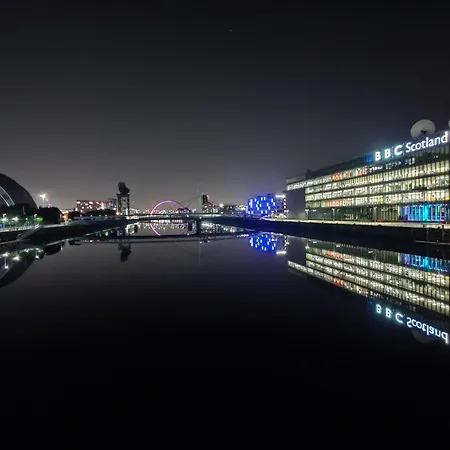 La Casita, Quarry - 2 Bedroom Entire With Free Parking Apartment Glasgow