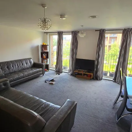 Radiant Homes 2 Bedrooms 2 Bathrooms Free Parking * Glasgow