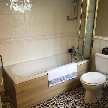 House In Drymen Village With Free Local Health Club Access 格拉斯哥