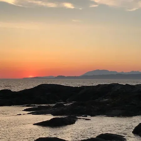 House In Drymen Village With Free Local Health Club Access