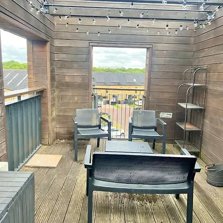 Hébergement de vacances - 5 Bedrooms 4 Bathrooms - Private Parking *