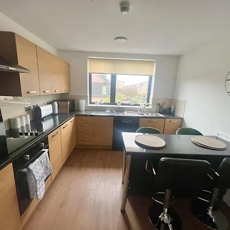 Holiday home - 5 Bedrooms 4 Bathrooms - Private Parking Glasgow