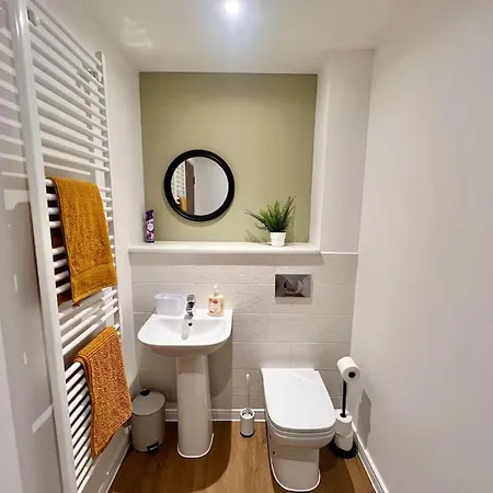 Hébergement de vacances - 5 Bedrooms 4 Bathrooms - Private Parking Glasgow