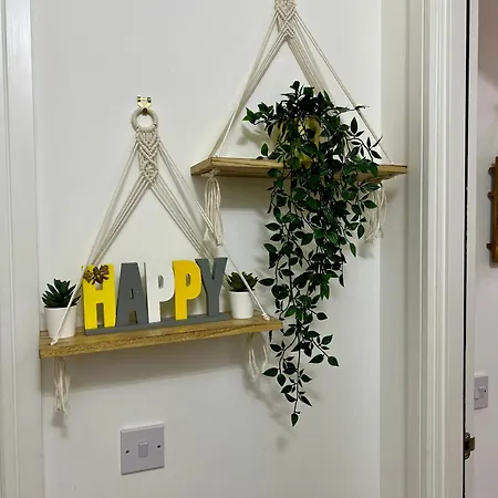 Private Bedroom - Modern Flat - West End Glasgow