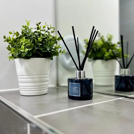 Private Bedroom - Modern Flat - West End *