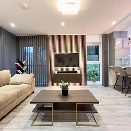 Homestay Private Bedroom - Modern Flat - West End