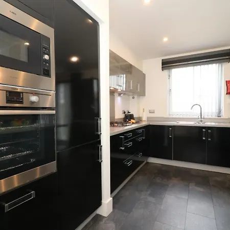 Signature - Oatlands House *