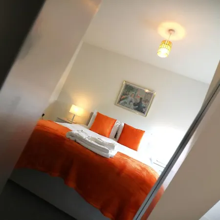 Signature - Oatlands House Lejlighed *