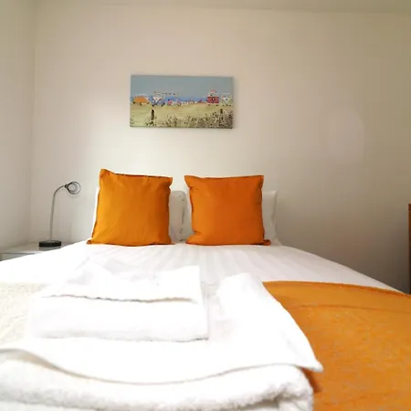 Signature - Oatlands House *