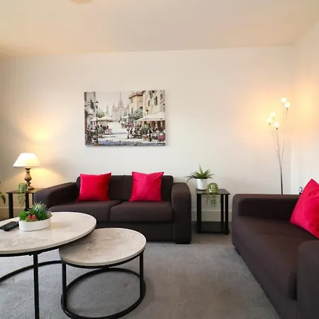 Signature - Oatlands House Lejlighed *
