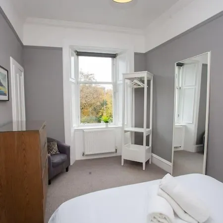 Bright And Airy Glasgow