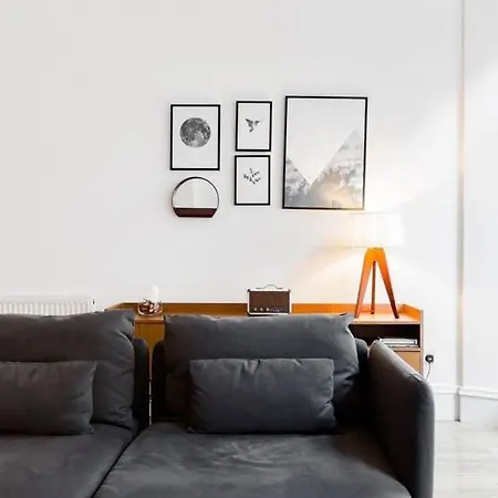 Incredible Contemporary Flat In Heart Of West End Daire *