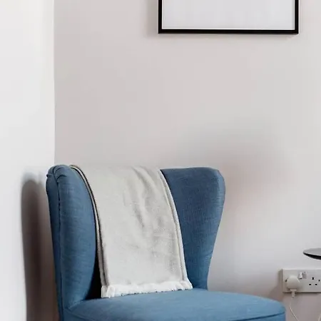 Daire Incredible Contemporary Flat In Heart Of West End