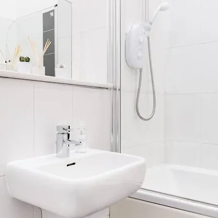 Daire Incredible Contemporary Flat In Heart Of West End *