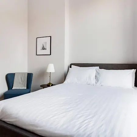 Incredible Contemporary Flat In Heart Of West End Daire Glasgow