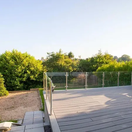 Beautifully Designed Pollok House Holiday home *