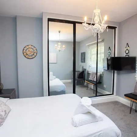 Ferienhaus Beautifully Designed Pollok House Glasgow