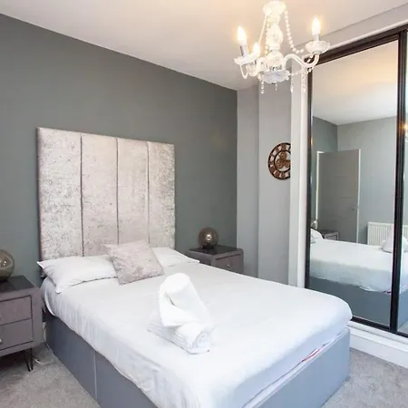 Beautifully Designed Pollok House *