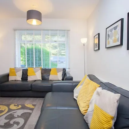 Beautifully Designed Pollok House *