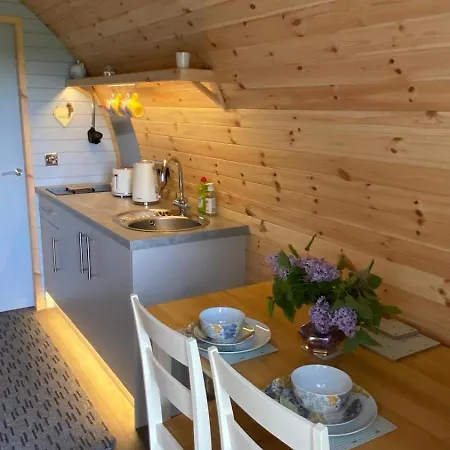 Campsie Luxury Pods With Hot Tub