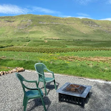 Campsie Luxury Pods With Hot Tub