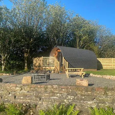 Luxuszelt Campsie Luxury Pods With Hot Tub Glasgow