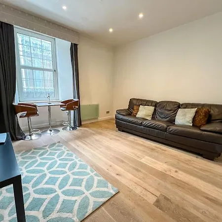 2-bed Flat City Centre Апартаменты Глазго