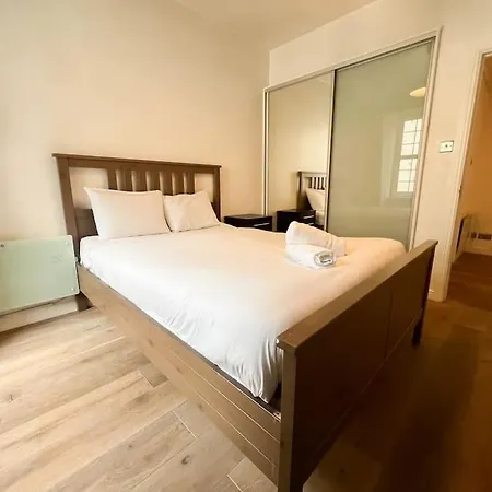 2-bed Flat City Centre Апартаменты *